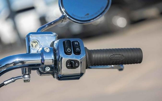 2022 Indian Springfield Black Metallic/Dirt Track Tan