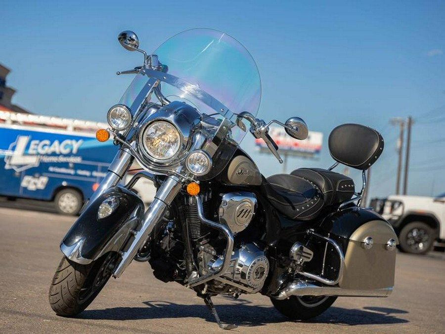 2022 Indian Motorcycle® Springfield® Black Metallic/Dirt Track Tan