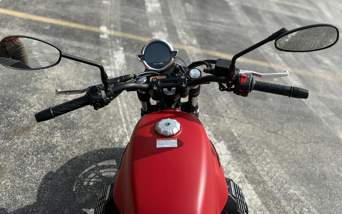 2024 Moto Guzzi V7