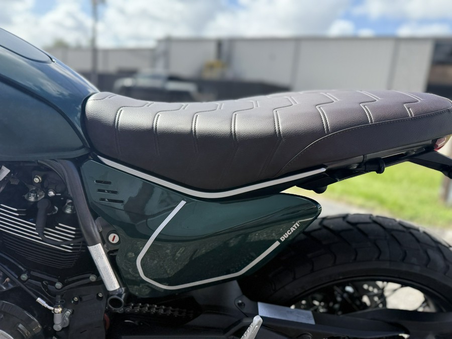 2026 Ducati Scrambler Nightshift Emerald Green EMERALD GREEN