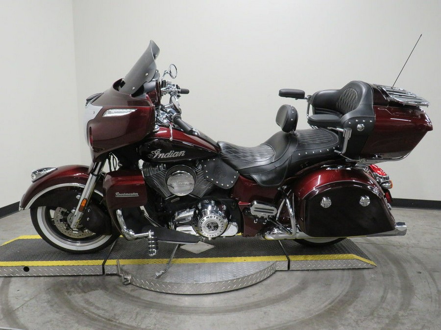 2022 Indian Motorcycle® Roadmaster® Maroon Metallic/Crimson Metallic