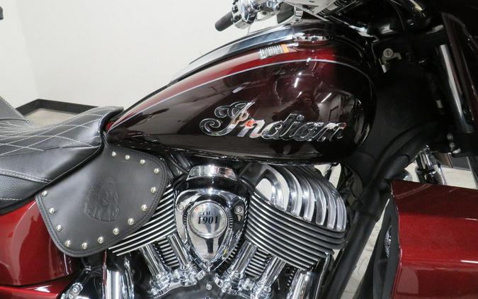 2022 Indian Motorcycle® Roadmaster® Maroon Metallic/Crimson Metallic