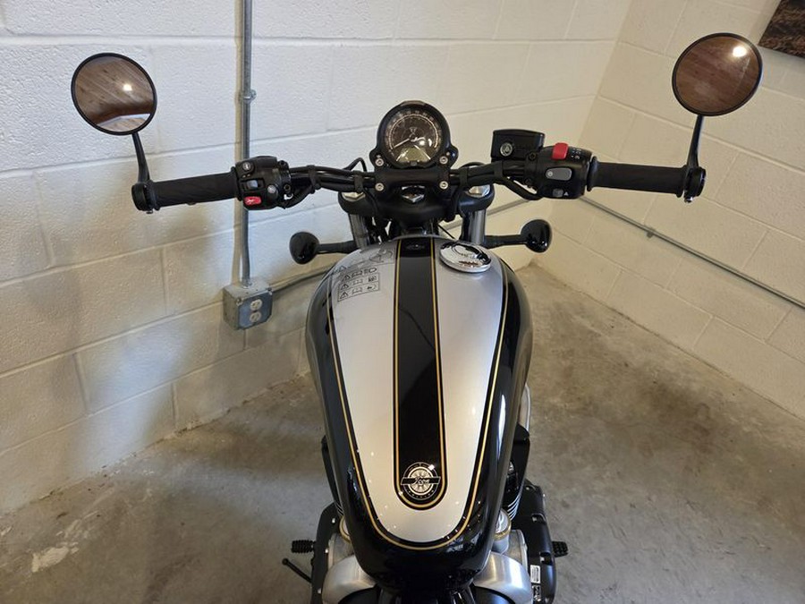 2025 Triumph Bonneville Bobber Icon Edition