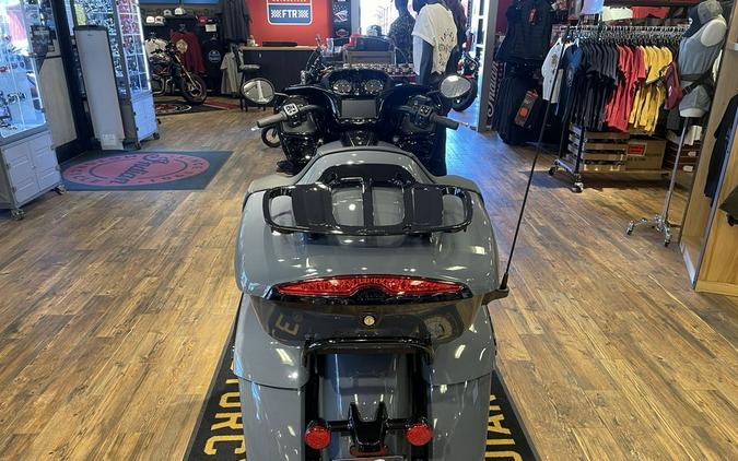 2024 Indian Motorcycle® Pursuit® Dark Horse® with PowerBand Audio Package Stealth Gray