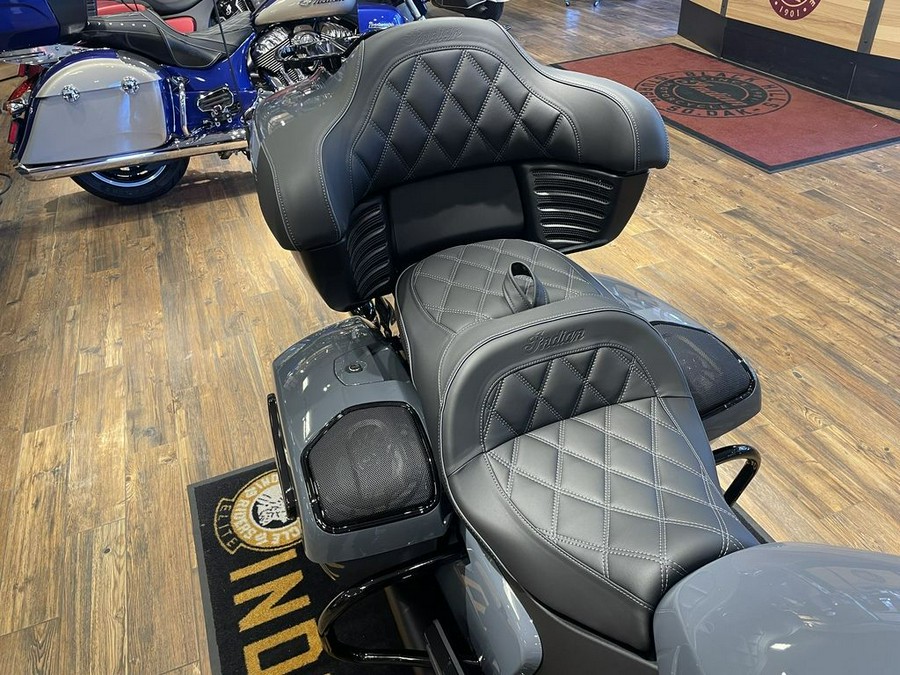 2024 Indian Motorcycle® Pursuit® Dark Horse® with PowerBand Audio Package Stealth Gray