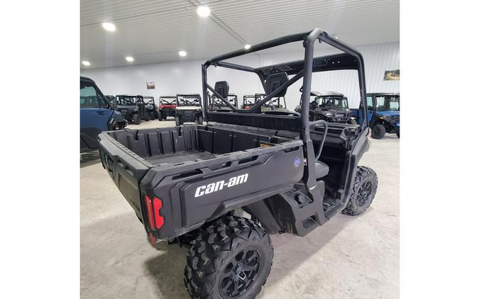 2025 Can-Am Defender DPS HD7