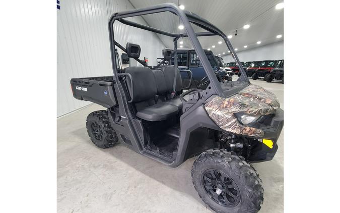 2025 Can-Am Defender DPS HD7