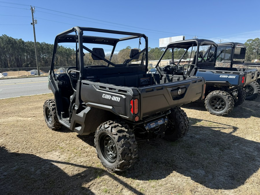 2026 Can-Am Defender HD7