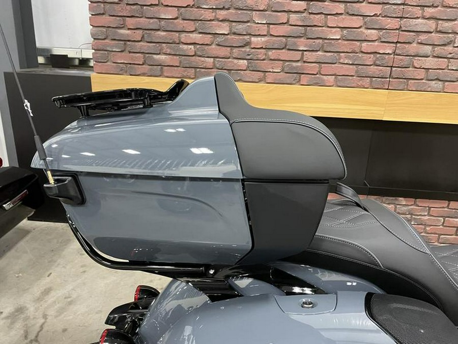 2024 Indian Motorcycle® Pursuit® Dark Horse® with PowerBand Audio Package Stealth Gray