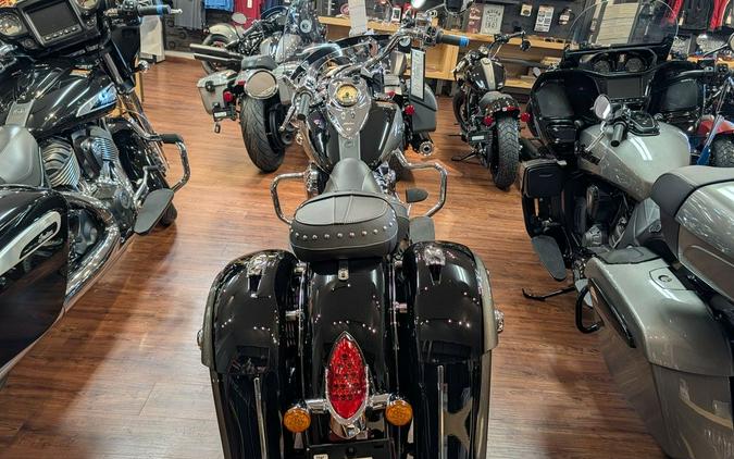 2025 Indian Motorcycle® Springfield® Black Metallic/Heavy Metallic