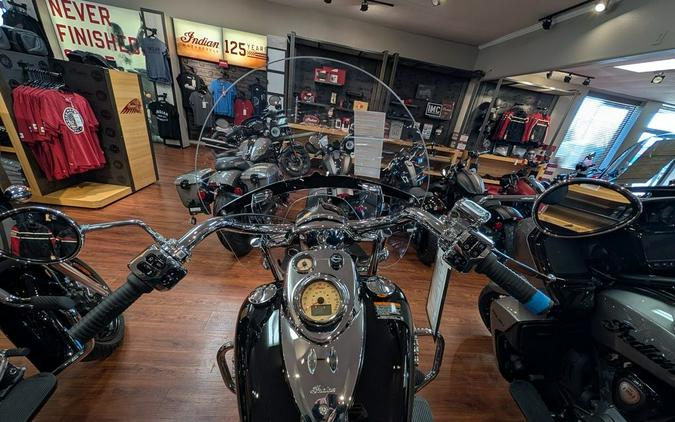 2025 Indian Motorcycle® Springfield® Black Metallic/Heavy Metallic