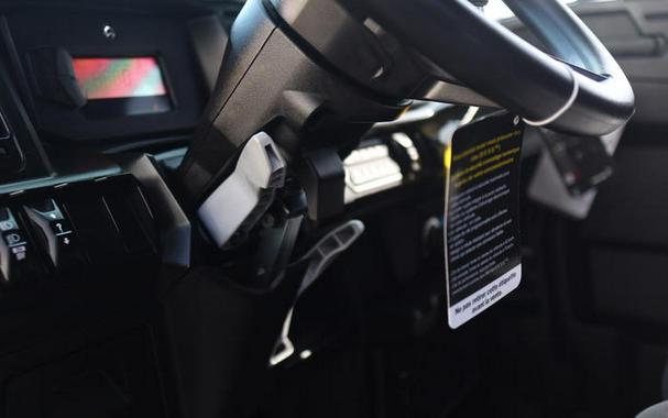 2026 Can-Am® Defender MAX XT CAB HD11 With 10.25 in.display