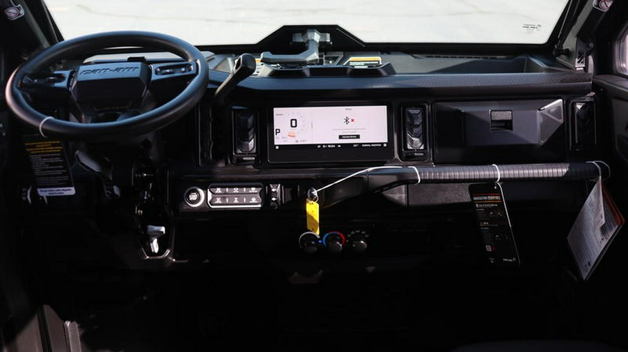2026 Can-Am® Defender MAX XT CAB HD11 With 10.25 in.display