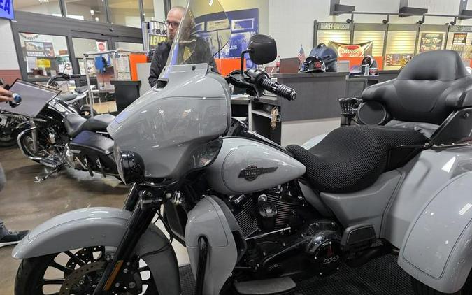 2025 Harley-Davidson® FLHTCUTG - Tri Glide® Ultra