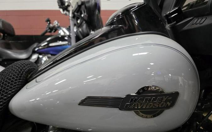 2025 Harley-Davidson® FLHTCUTG - Tri Glide® Ultra