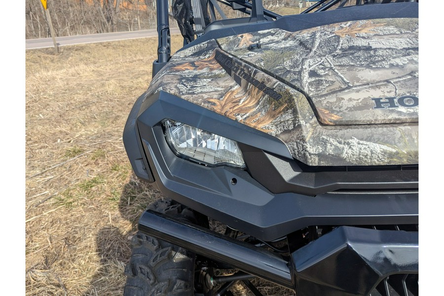 2025 Honda Pioneer 1000-6 Crew Deluxe