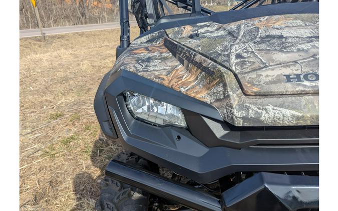 2025 Honda Pioneer 1000-6 Crew Deluxe