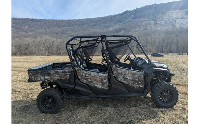 2025 Honda Pioneer 1000-6 Crew Deluxe