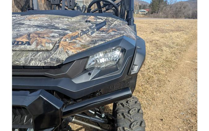 2025 Honda Pioneer 1000-6 Crew Deluxe