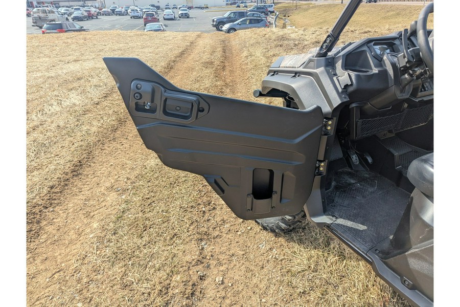 2025 Honda Pioneer 1000-6 Crew Deluxe