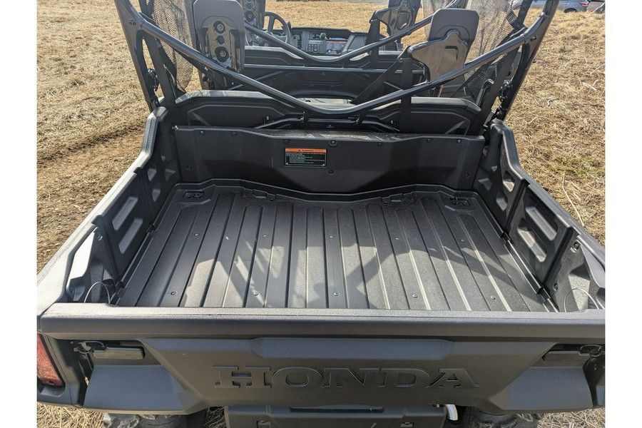 2025 Honda Pioneer 1000-6 Crew Deluxe