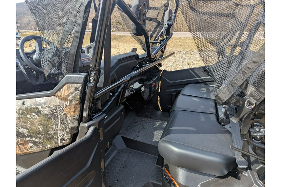 2025 Honda Pioneer 1000-6 Crew Deluxe