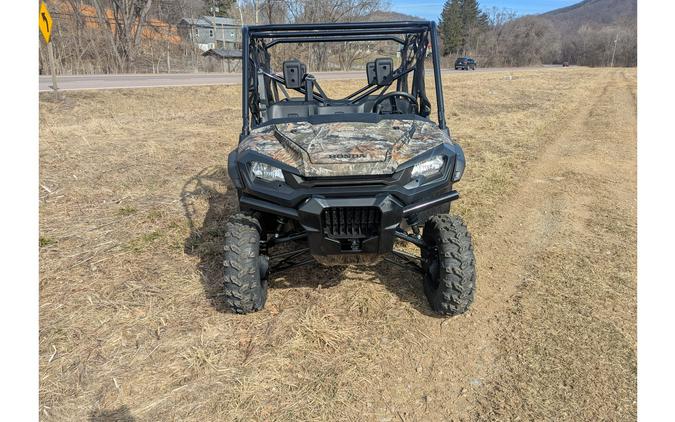 2025 Honda Pioneer 1000-6 Crew Deluxe