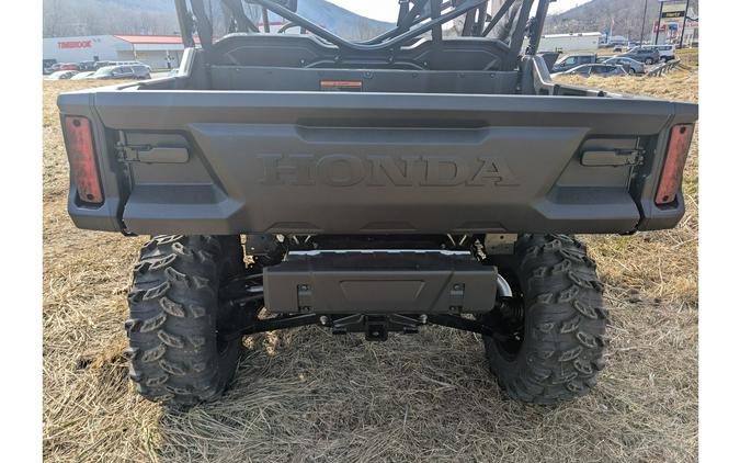 2025 Honda Pioneer 1000-6 Crew Deluxe