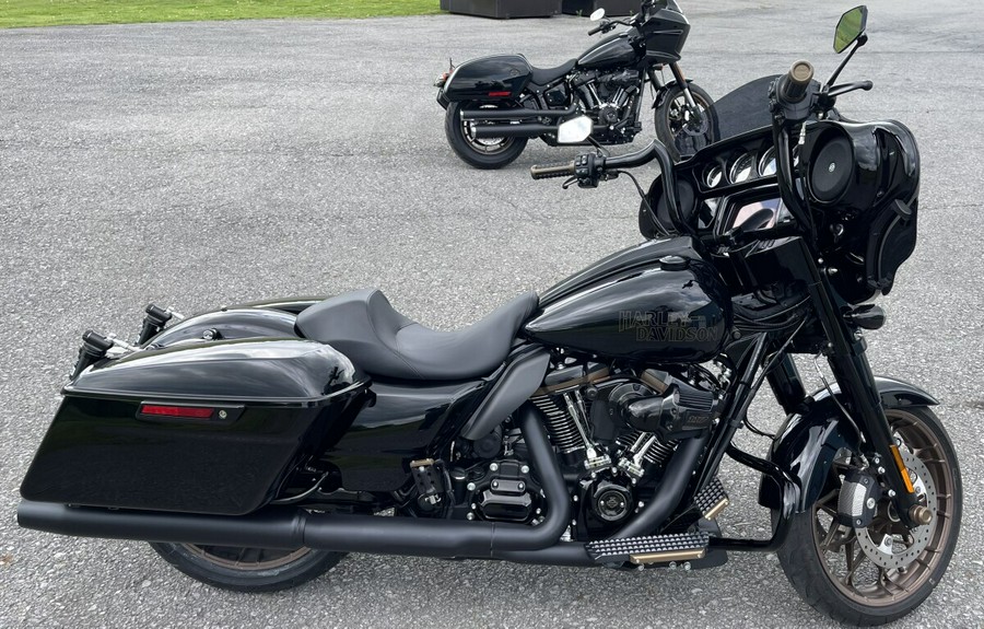 2022 Harley-Davidson Street Glide ST Vivid Black