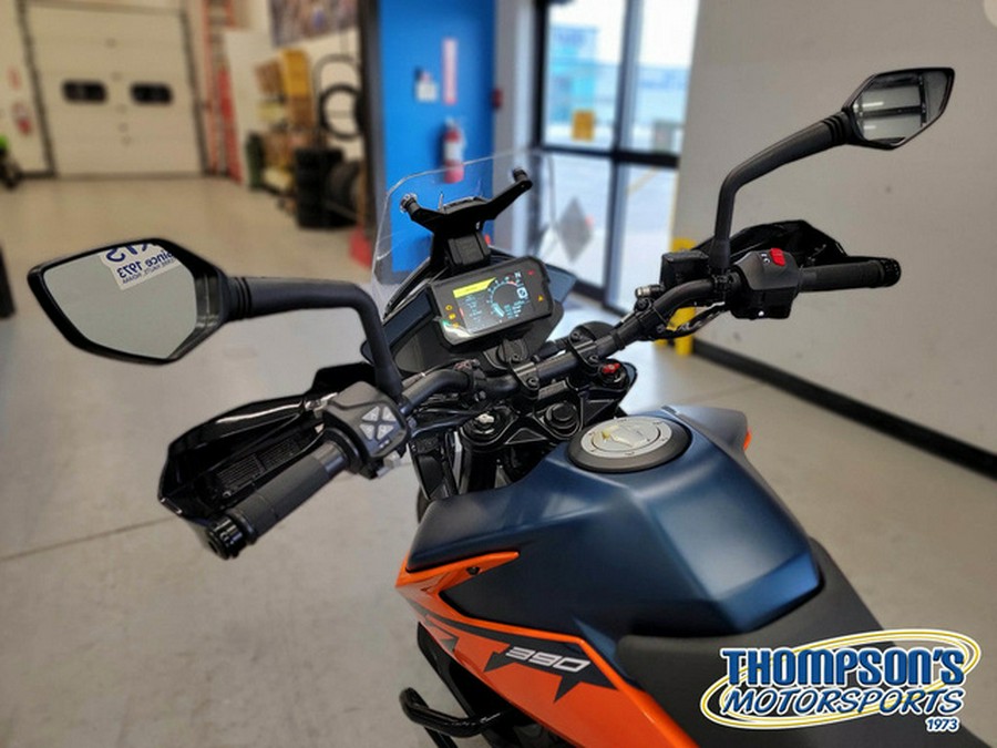 2022 KTM Adventure 390