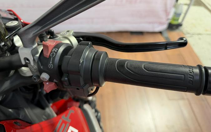 2023 Ducati MONSTER PLUS