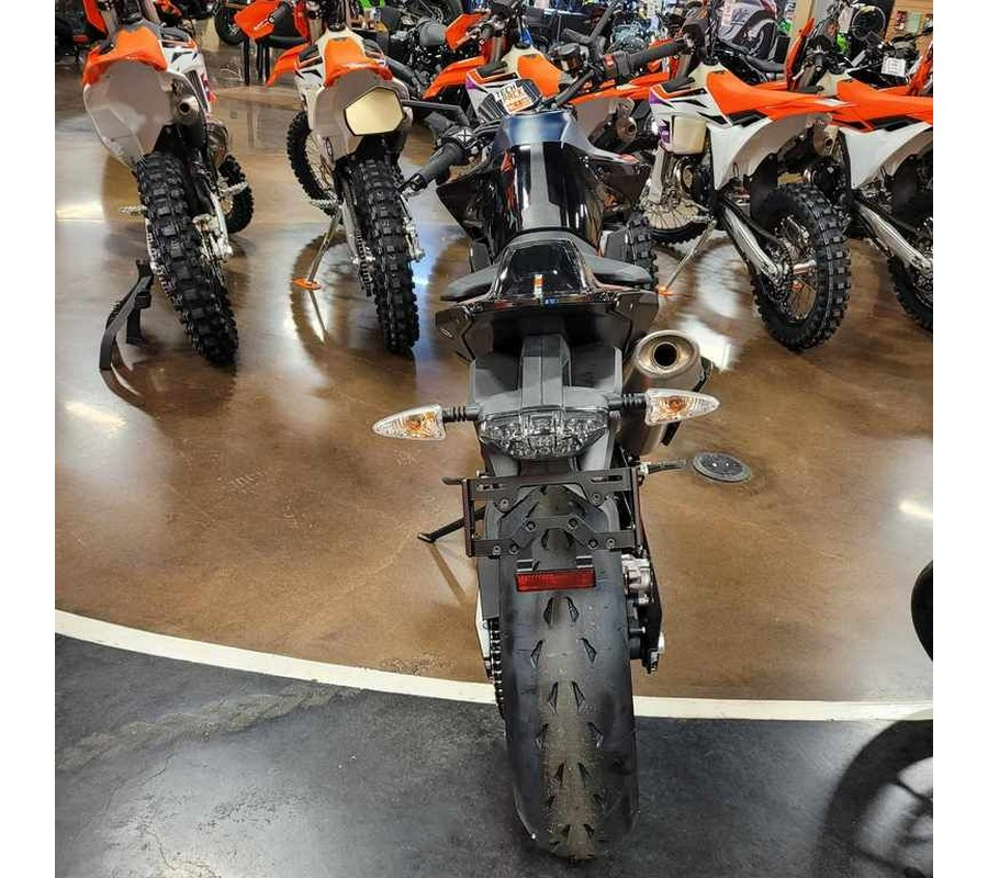 2023 KTM 890 Duke R