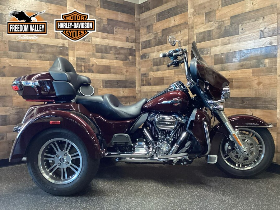 2022 Harley-Davidson Tri Glide Ultra Midnight Crimson/Vivid Black FLHTCUTG