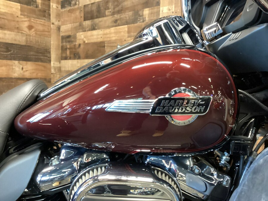 2022 Harley-Davidson® Tri Glide® Ultra Midnight Crimson/Vivid Black