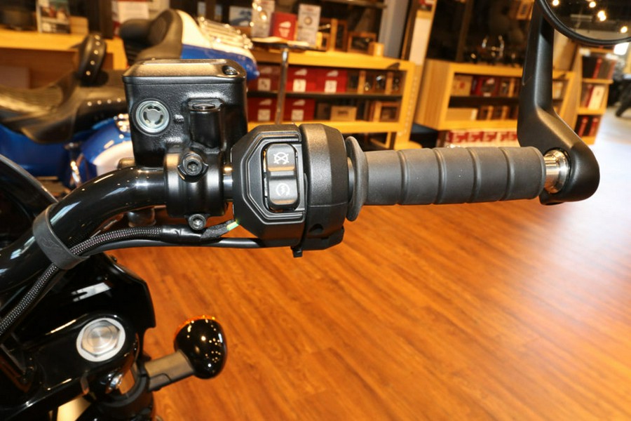 2025 Indian Motorcycle® Sport Scout® Limited +Tech Black Smoke