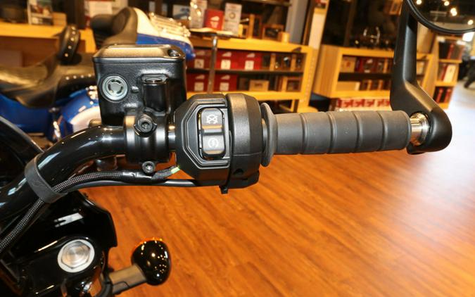 2025 Indian Motorcycle® Sport Scout® Limited +Tech Black Smoke