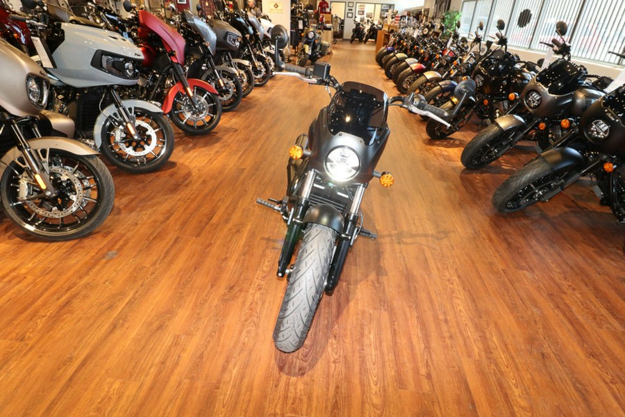 2025 Indian Motorcycle® Sport Scout® Limited +Tech Black Smoke