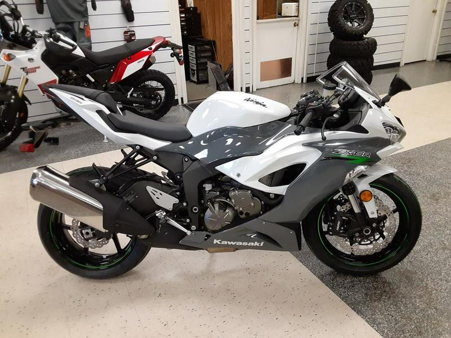 2021 Kawasaki Ninja® ZX™-6R