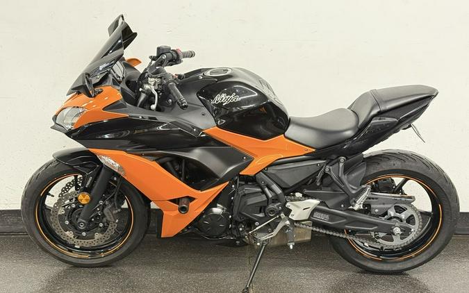 2019 Kawasaki Ninja® 650 ABS Candy Orange/Metallic Spark Black
