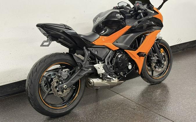 2019 Kawasaki Ninja® 650 ABS Candy Orange/Metallic Spark Black