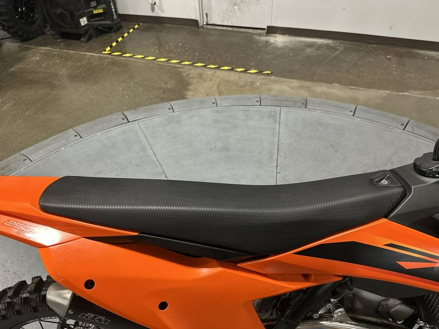 2025 KTM SX 250