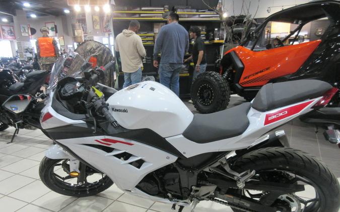 2026 KAWASAKI NINJA 300 ABS