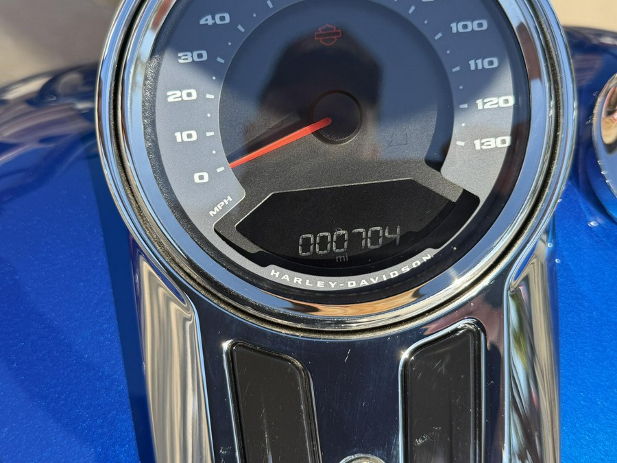 2025 Harley-Davidson® Fat Boy® Blue Burst