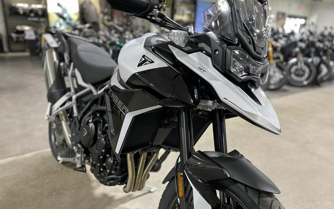 2024 Triumph Tiger 900 GT Snowdonia White / Sapphire Black