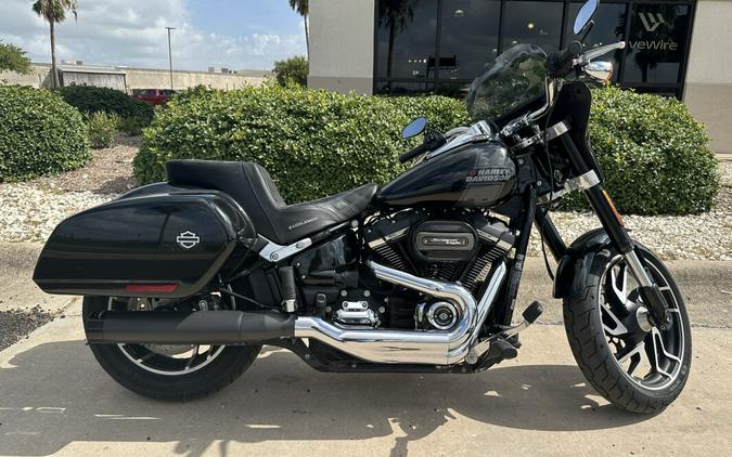 2021 Harley-Davidson Sport Glide Review: Two-Wheeled Convertible