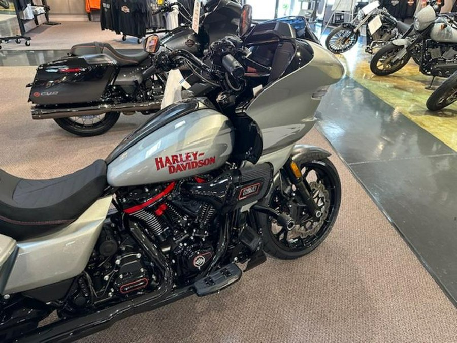 2025 Harley-Davidson® FLTRXSTSE - CVO™ Road Glide® ST