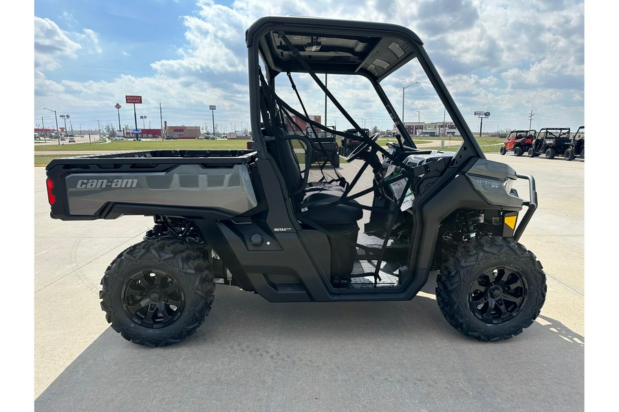 2024 Can-Am Defender XT HD7