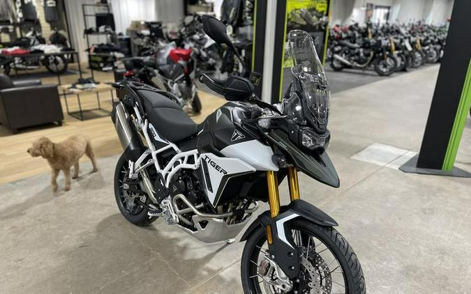 2024 Triumph Tiger 900 Rally Pro Matt Khaki Green / Matt Phantom Black