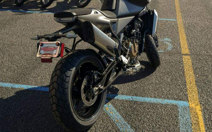 2025 Husqvarna® Svartpilen 801