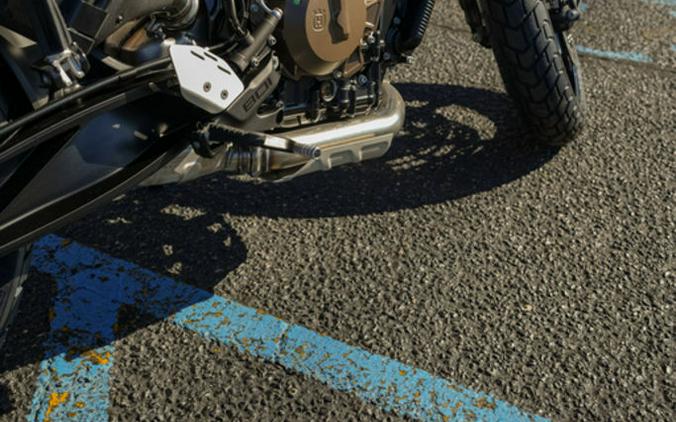 2025 Husqvarna® Svartpilen 801